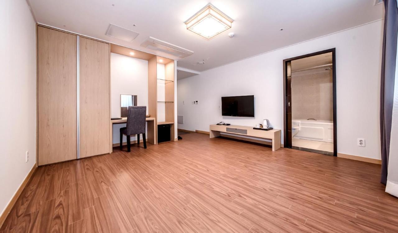 Hotel Shalom ג'גו מראה חיצוני תמונה