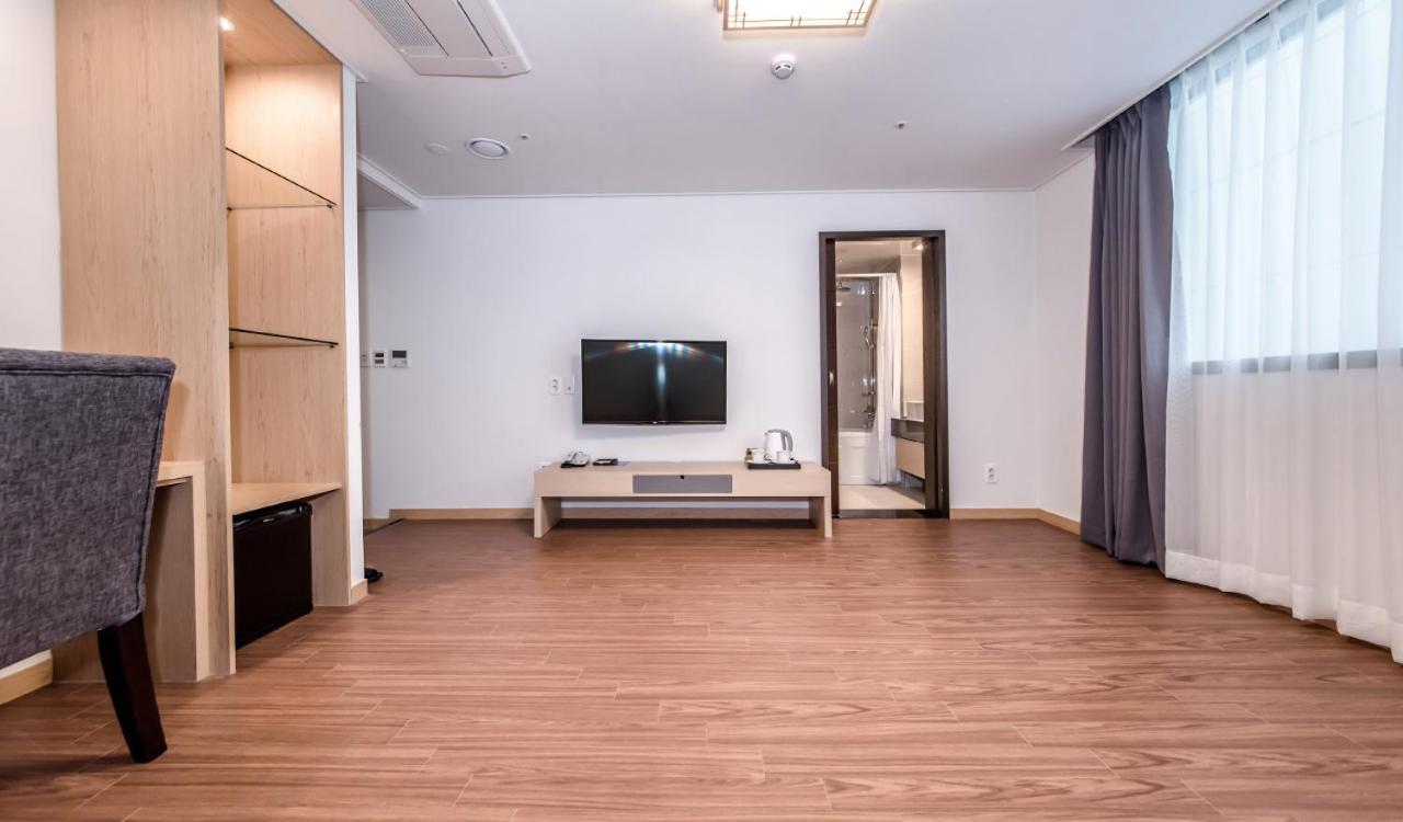 Hotel Shalom ג'גו מראה חיצוני תמונה