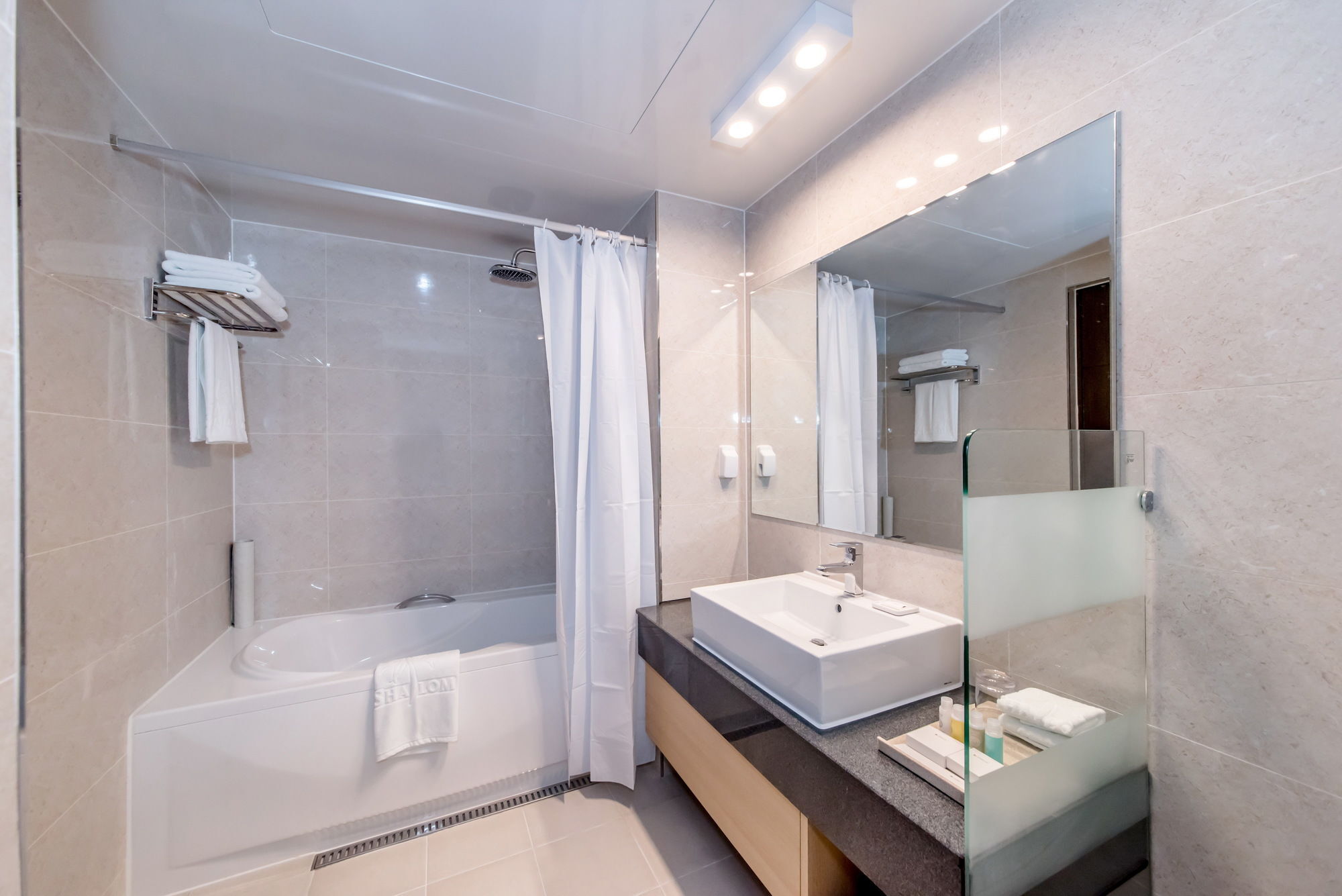 Hotel Shalom ג'גו מראה חיצוני תמונה